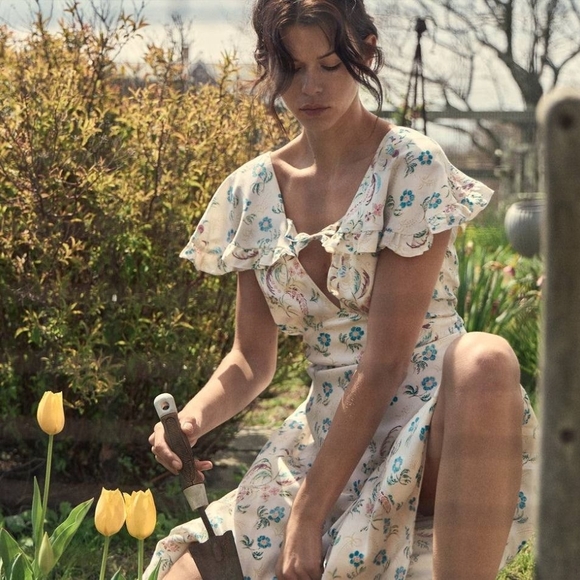 Doen Dresses & Skirts - Doen_100% Silk Floral Ruffle-Sleeve Midi Dress in Cream